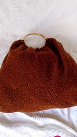 Borsa in lana bouclè marrone La Milanesa