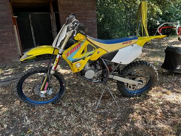 SUZUKI RM85