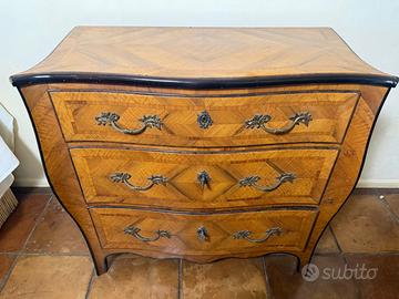 Cassettiera lastronata antica