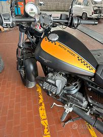 Bobber V9  con accessori