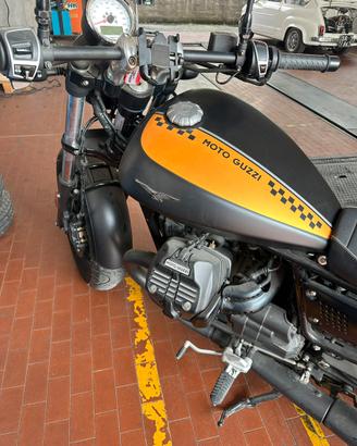 Bobber V9  con accessori