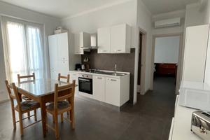 Bilocale brevi periodi - via Manini