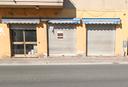locale-con-2-vetrine-fronte-strada-zona-principale
