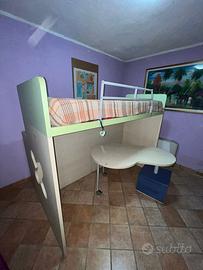 Letto a castello con scrivania e mobili