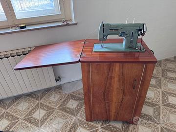 macchina da cucire anni 60 