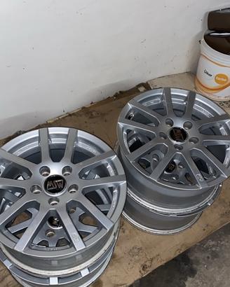 4 cerchi in lega OZ modello SX120 da 16