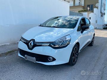 Renault Clio 1.2 75CV 5 Porte Costume National