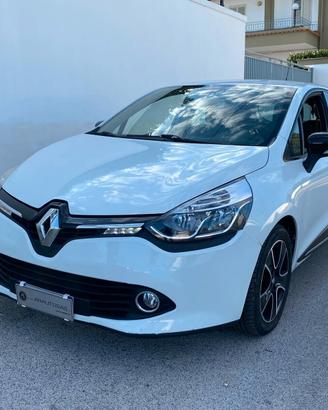 Renault Clio 1.2 75CV 5 Porte Costume National