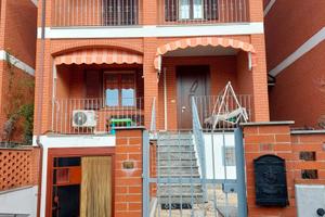 Villetta a schiera libera 4 lati