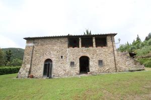 Rustico / Casale di 20500 m² con più di 5 locali a