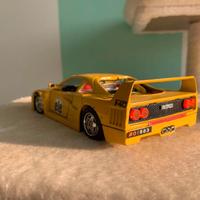 Modellino Bburago f40 gialla
