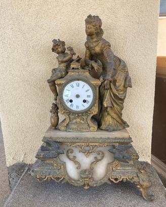 Elegante Parigina Antica in Bronzo Dorato