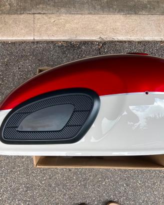 Triumph serbatoio 