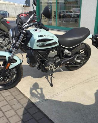 Ducati Scrambler Sixty2,