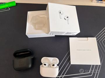 AirPods 3 Generazione con custodia MagSafe