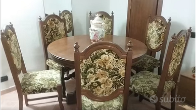 Mobile da Sala con Tavolo e sei Sedie