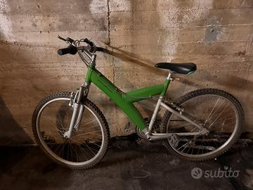 Bicicletta Mountain bike