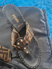 infradito con tacco fendi