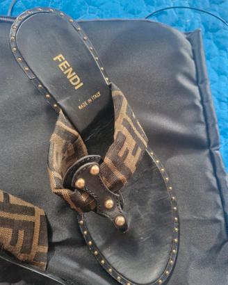 infradito con tacco fendi