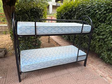 letto a castello competo di materassi