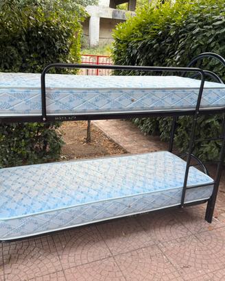 letto a castello competo di materassi