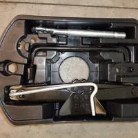 KIT EMERGENZA CON CRIC PER C4 PICASSO II 2015