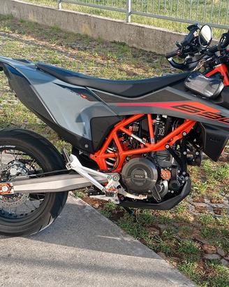 KTM 690 SMC R