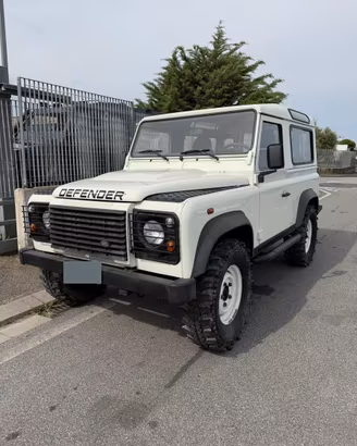 Land Rover Defender 2.4 TD4