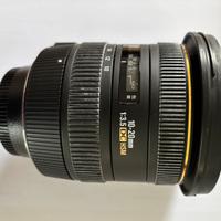 OBBIETTIVO GRANDANGOLO PER NIKON