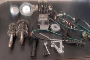 Ducati, cambio, bobine, contagiri, regolatore