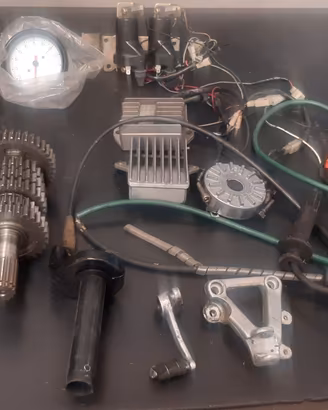 Ducati, cambio, bobine, contagiri, regolatore