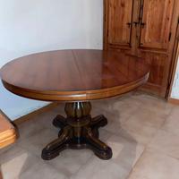 Tavolo in legno rotondo allungabile