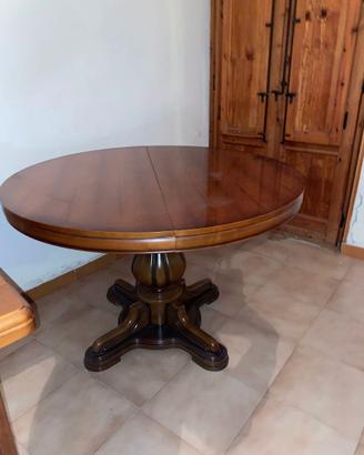 Tavolo in legno rotondo allungabile