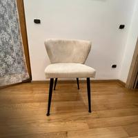 Sedia in velluto moderna.