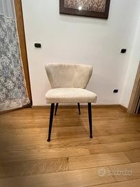 Sedia in velluto moderna.