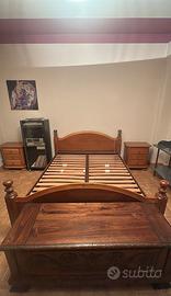 bordo del letto in legno