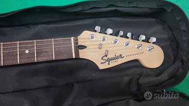 Ribassato Fender Stratocaster Squier +ampli Roland