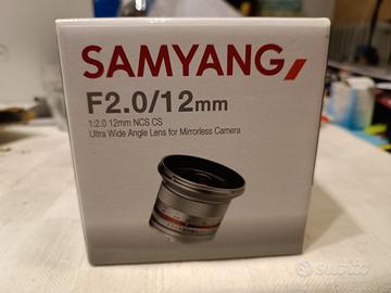 Samyang F2 0/12mm attacco Sony e-mount