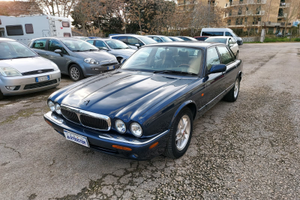 Jaguar XJ8 3.2cc