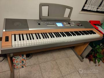 pianola yamaha con tasti pesati come pianoforte