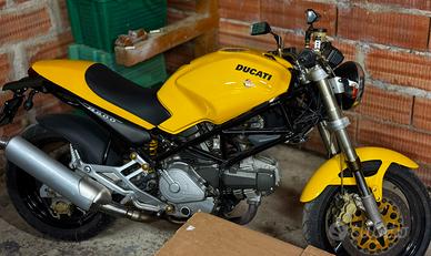 Ducati Monster 600 allestitemnto 900