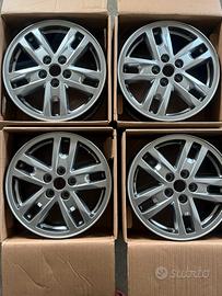 Cerchi in lega Originali Ford da 16 pollici 5 fori