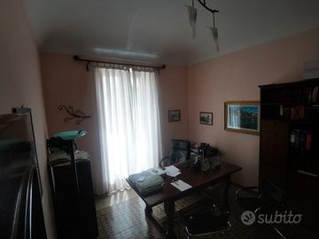 Via Roma/Piazza Italia 2 stanze uso studio ufficio