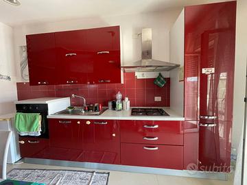 Appartamento Nuovo con Facciate Rifatte Arredato