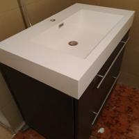 Mobile da bagno con vasca in resina