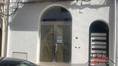 Locale Commerciale Via P.ssa Elena (Rif.1681)