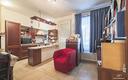 appartamento-al-piano-terra-con-cortile-e-posto-au