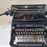 Macchina da scrivere vintage Everest ST