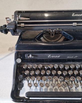 Macchina da scrivere vintage Everest ST