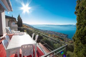 Villa di 223 m² con 5 locali e box auto a Torri de